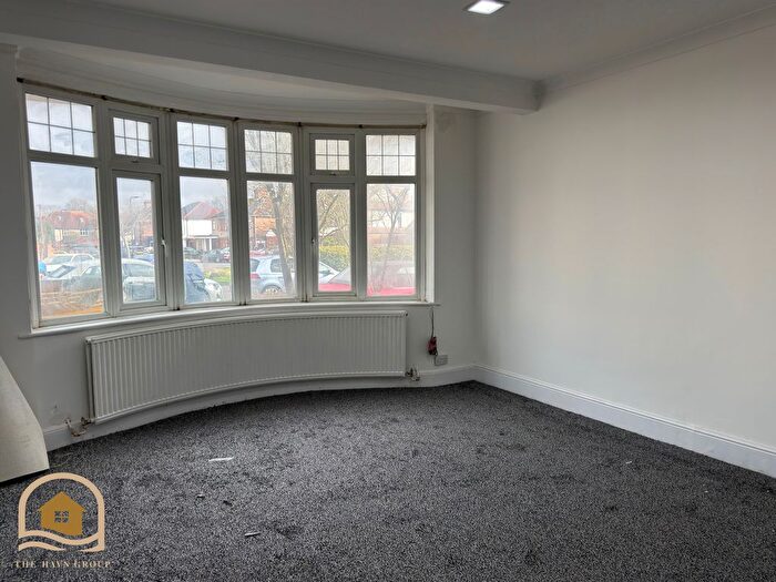 4 Bedroom Link Detached House To Rent In Alleyn Park, Southall, UB2