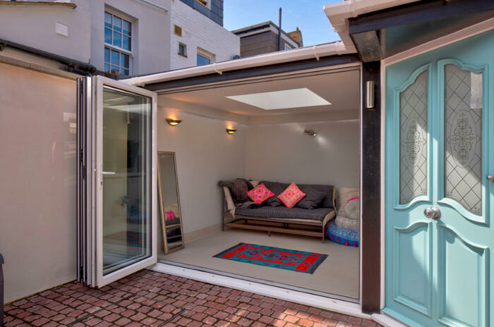 1 Bedroom Semi-Detached House To Rent In Cross Street, London, SW13