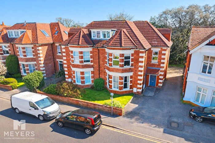 3 Bedroom Flat For Sale In Crabton Close Road, Bournemouth, BH5