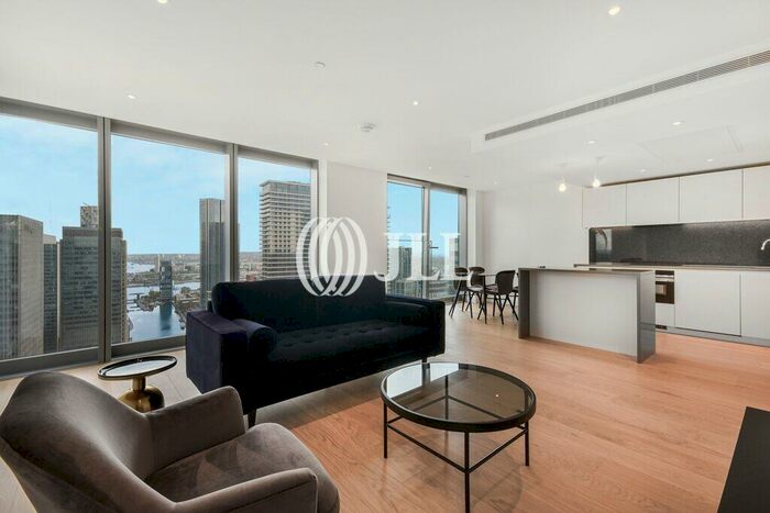 2 Bedroom Flat To Rent In Landmark Pinnacle, London, E14