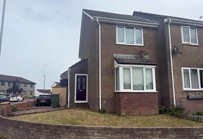 2 Bedroom End Of Terrace House For Sale In Beach Road, Severn Beach, South Gloucestershire, BS35