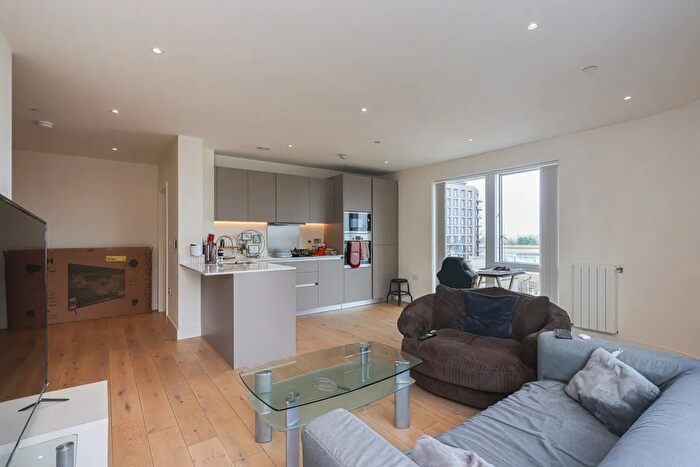 2 Bedroom Flat For Sale In Tyger House, New Warren Lane, London, SE18