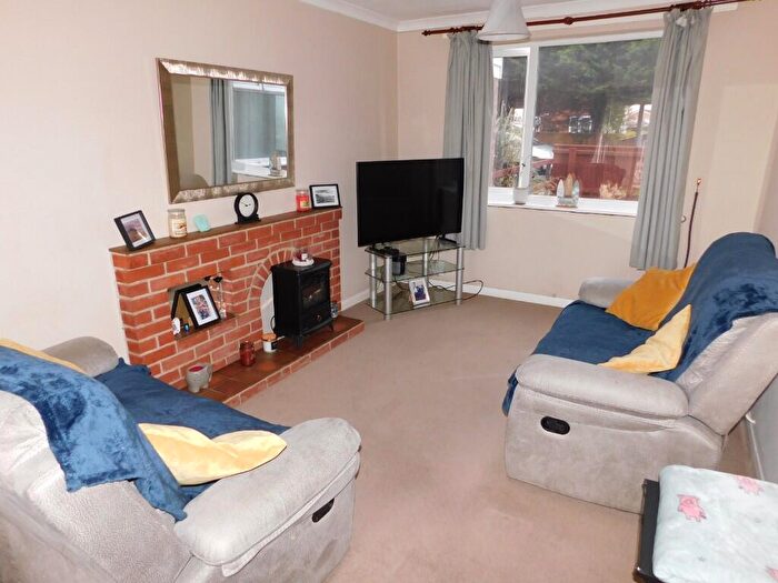 3 Bedroom Terraced House For Sale In Endfield Road, Christchurch, BH23