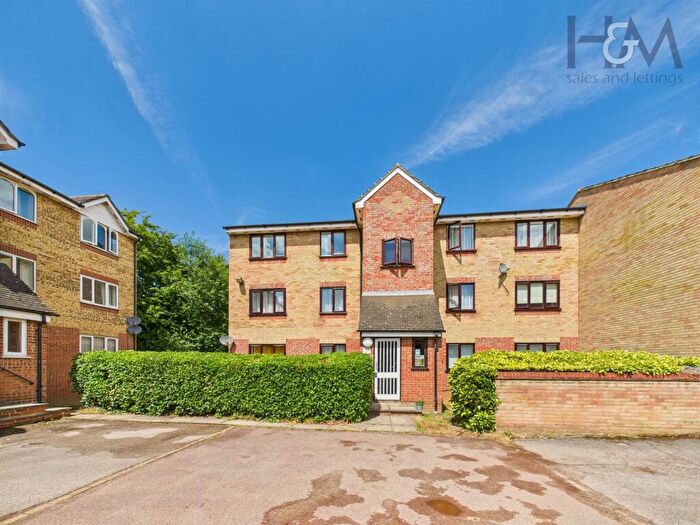1 Bedroom Apartment To Rent In Prestatyn Close, Stevenage, Hertfordshire, ., SG1