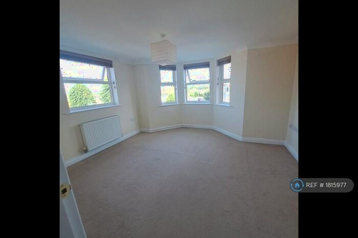 2 Bedroom Flat To Rent In Lauren Court, Southbourne, BH6