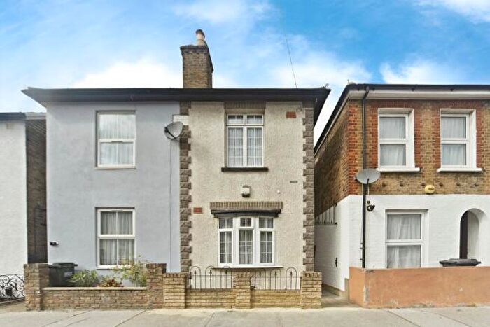 3 Bedroom House To Rent In Bourne Street, Croydon, CR0