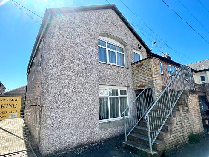 2 Bedroom Property To Rent In Jubilee Street, Llandudno, LL30
