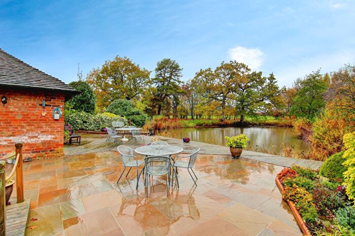 3 Bedroom Cottage For Sale In Brickhouse Lane, Tamworth, B79