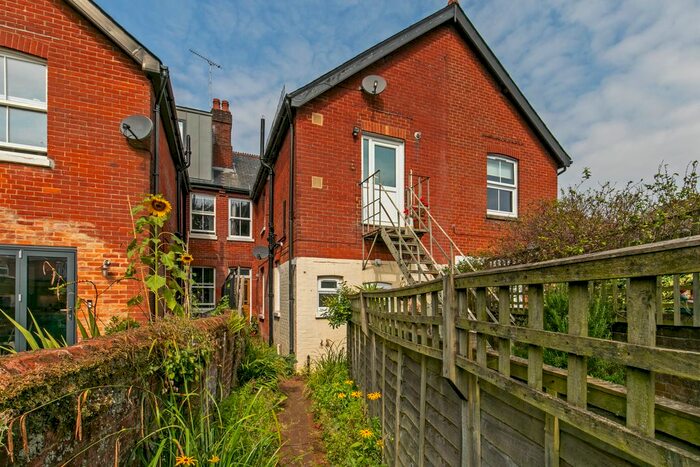 1 Bedroom Flat To Rent In Hazeley Road, Twyford, Winchester, SO21