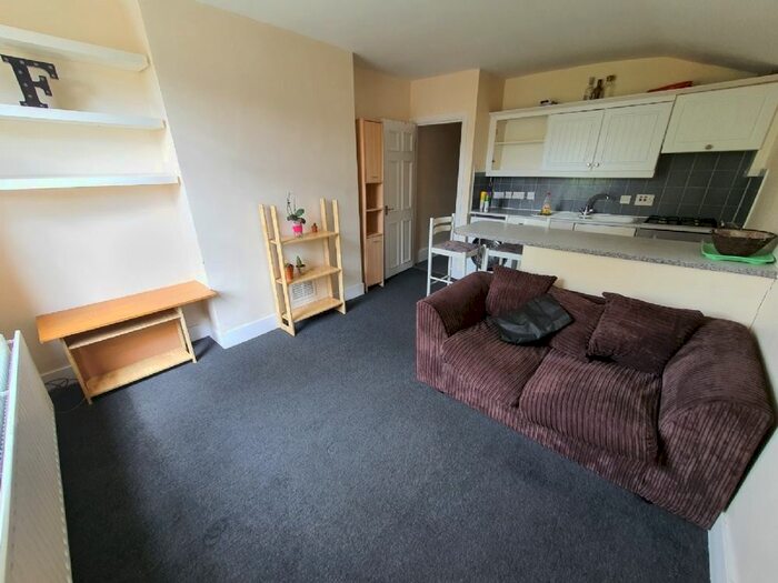 1 Bedroom Flat To Rent In Croxted Road, Herne Hill, SE24