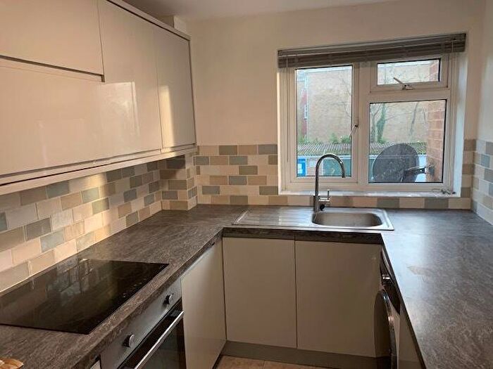 2 Bedroom Flat For Sale In Suffolk Close, Cippenham, Berkshire, SL1