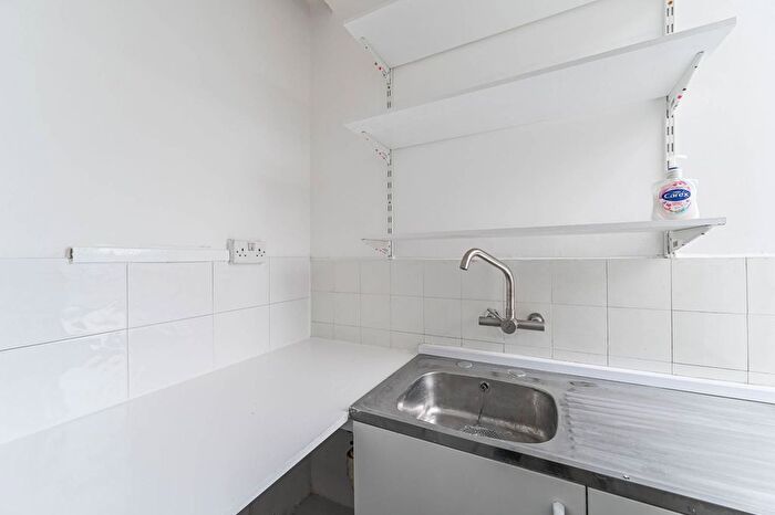 Studio To Rent In Balham High Road, Balham, London, SW17