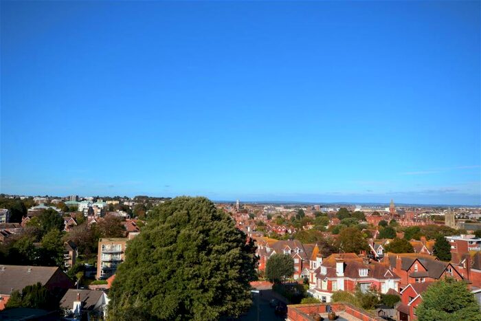 3 Bedroom Terraced House To Rent In Jephson Close, Eastbourne, BN20