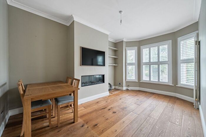 3 Bedroom Flat To Rent In Gap Road, Wimbledon, London, SW19