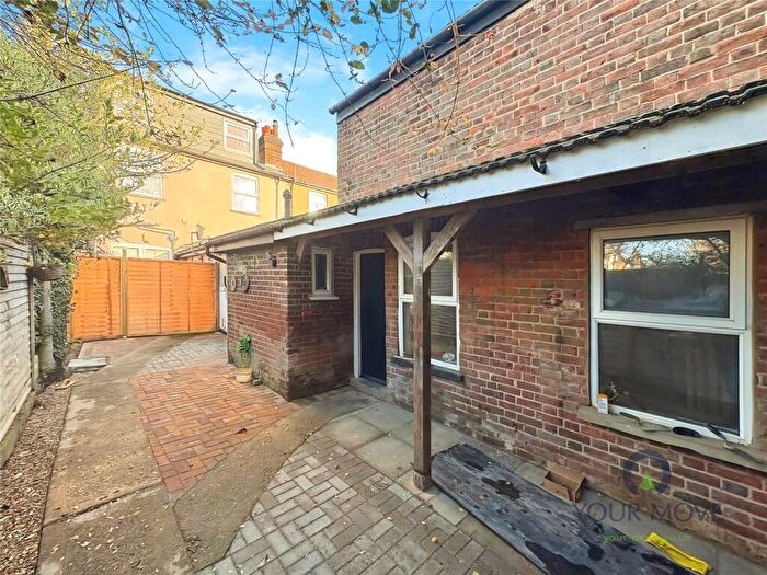 1 Bedroom Cottage To Rent In High Street, London Colney, St. Albans, Hertfordshire, AL2