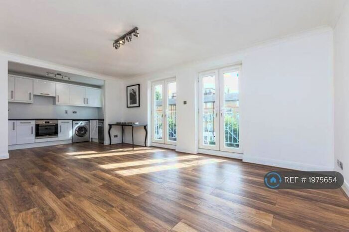 2 Bedroom Flat To Rent In Fuller Close, London, E2