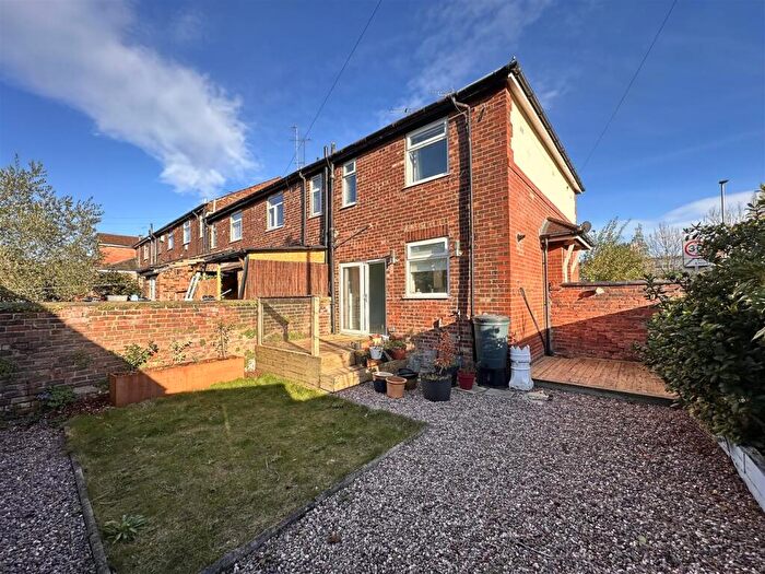 2 Bedroom Terraced House To Rent In Langworthy Road, Salford, M6