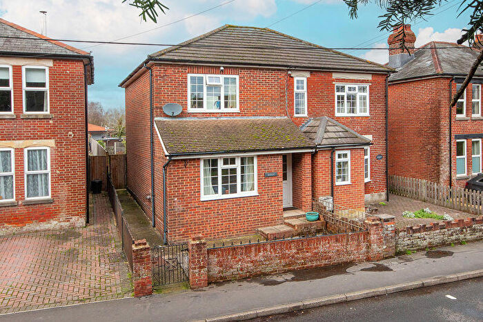 2 Bedroom Semi Detached House For Sale In Marchwood, SO40