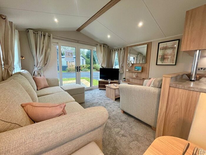 3 Bedroom Park Home For Sale In Halt Road, Goonhavern, Truro, TR4