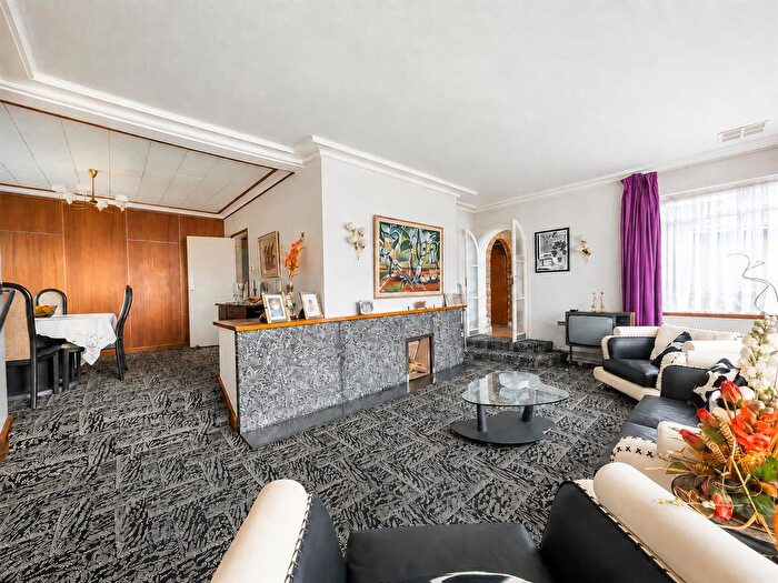 3 Bedroom Detached Bungalow For Sale In Fallowfield, Stanmore, HA7