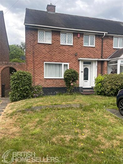 3 Bedroom Semi Detached House For Sale In Packington Avenue, Birmingham, West Midlands, B34