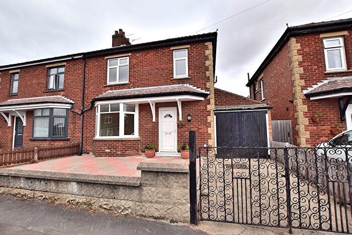3 Bedroom Semi-Detached House For Sale In Gordon Crescent, Richmond, DL10