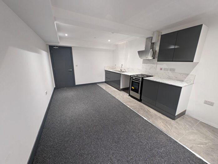 1 Bedroom Flat To Rent In Commercial Street, Mountain Ash, CF45