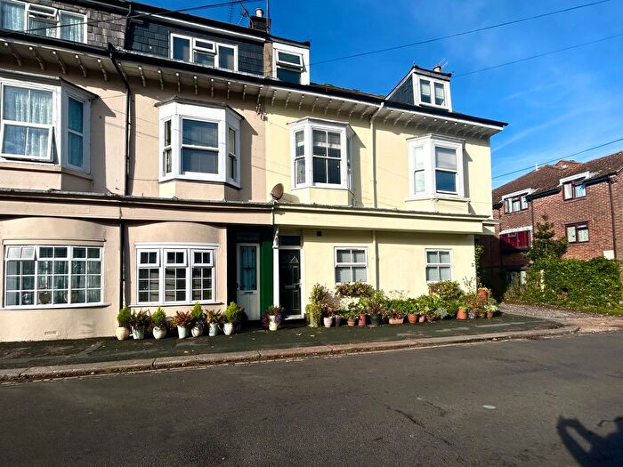 2 Bedroom Maisonette To Rent In Clifton Road, Worthing, BN11
