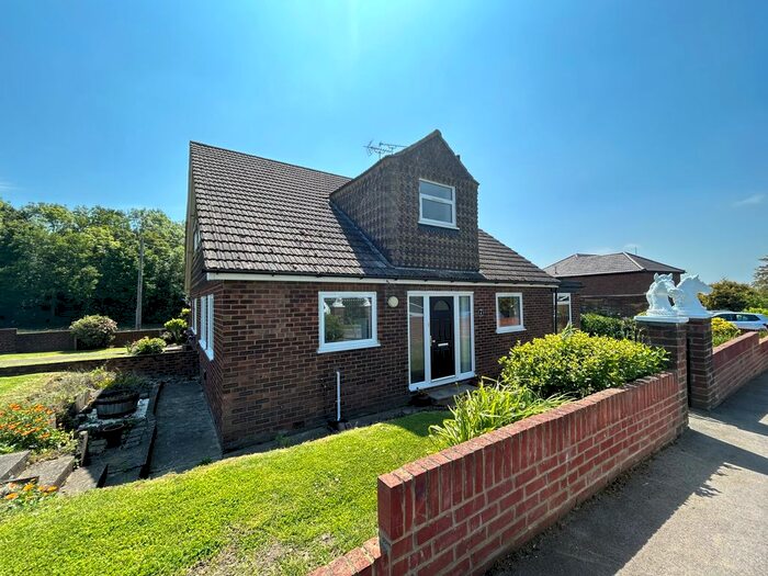 3 Bedroom Detached House To Rent In Hill Court, Rochester, ME3