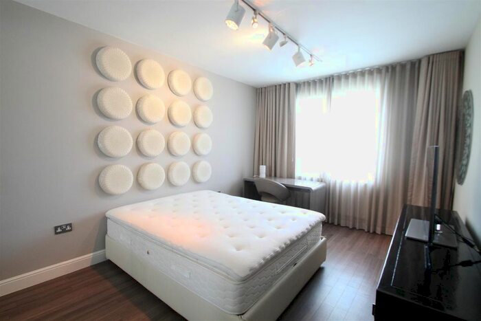 2 Bedroom Flat To Rent In Princes Gate, London, SW7