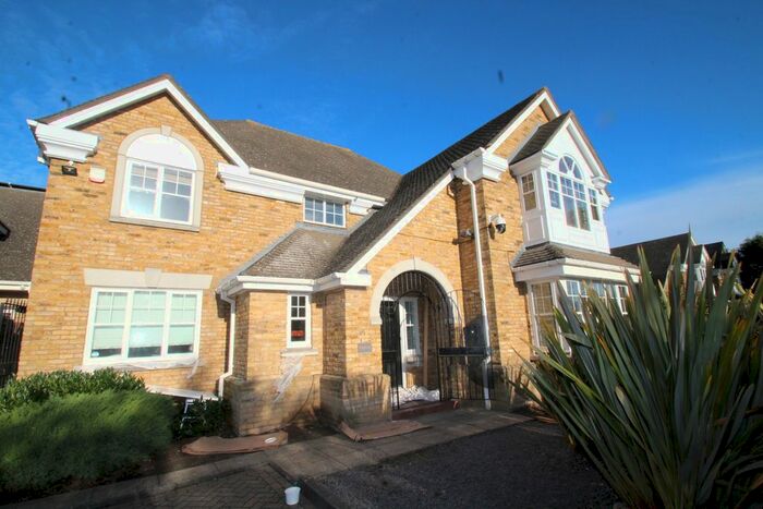 6 Bedroom Detached House To Rent In Charlotte Park Avenue, Bromley BR1