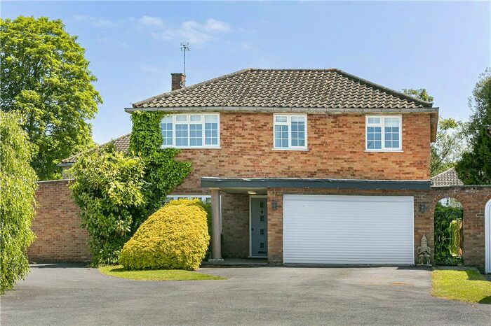 4 Bedroom Detached House To Rent In Beauforts, Englefield Green, Egham, Surrey, TW20