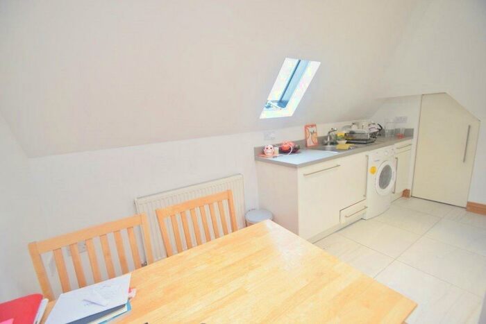 1 Bedroom Flat To Rent In Ossulton Way, Hampstead Garden Suburb, N2