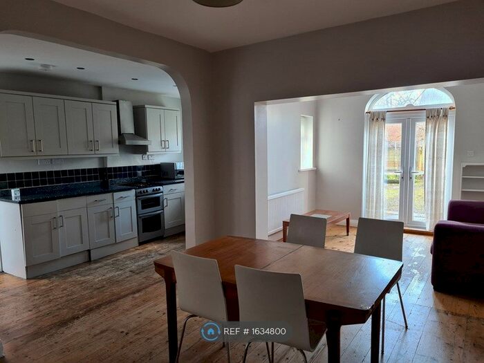 3 Bedroom Semi-Detached House To Rent In Maidstone Avenue, Manchester, M21