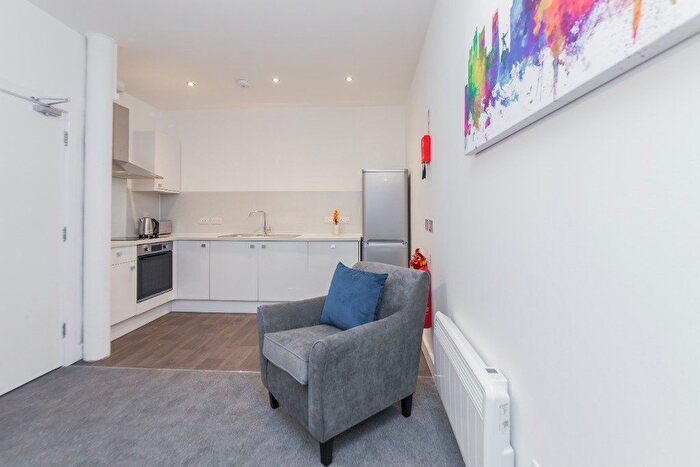 2 Bedroom Flat To Rent In Hartley Road, Nottingham, Nottinghamshire, NG7