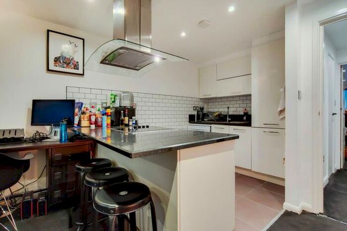 2 Bedroom Flat To Rent In Westminster Bridge Road, Waterloo, London, SE1