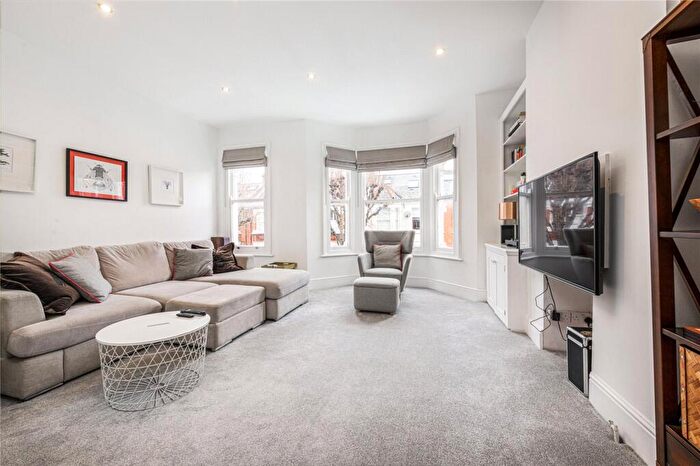 2 Bedroom Apartment For Sale In Winsham Grove, SW11