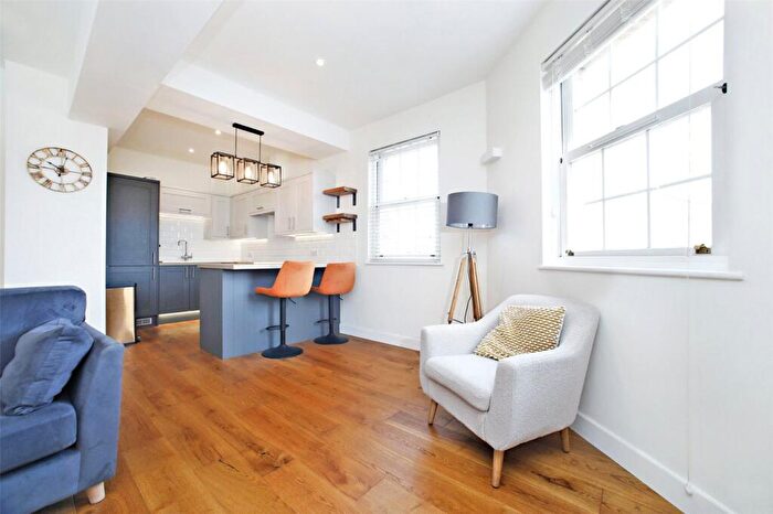 2 Bedroom Apartment To Rent In Sophia Square, London, SE16