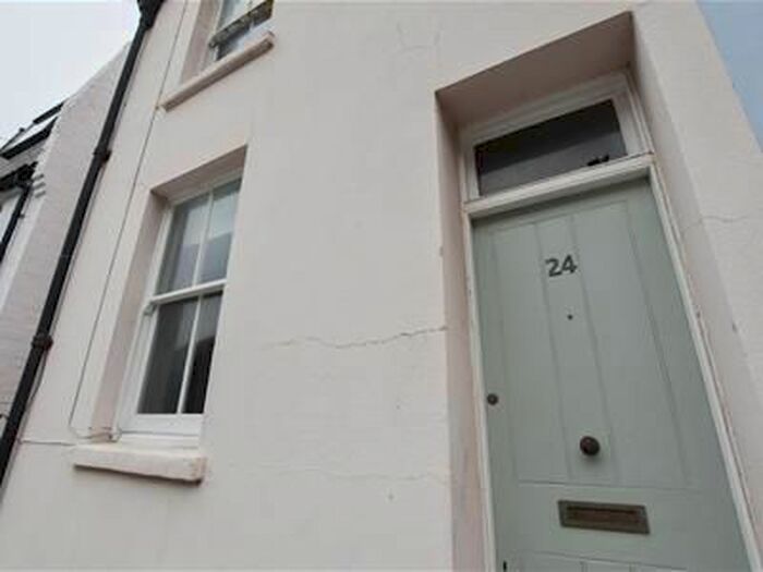 2 Bedroom Property To Rent In Tackleway, Hastings, TN34