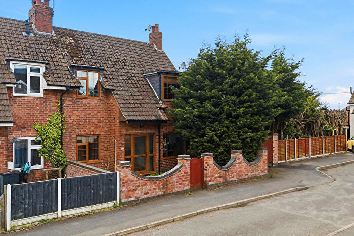 3 Bedroom Semi-Detached House For Sale In The Croft, Bulkington, Bedworth, CV12