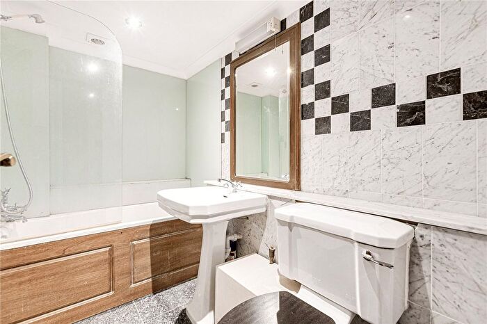 1 Bedroom Flat For Sale In Aspley Road, London, SW18