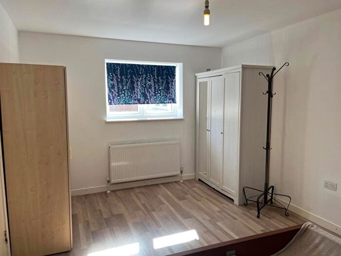 1 Bedroom Terraced Bungalow To Rent In Western Road, Mitcham, CR4