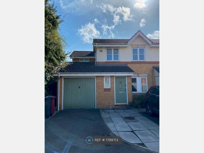 3 Bedroom End Of Terrace House To Rent In Denbeigh Place, Reading, RG1