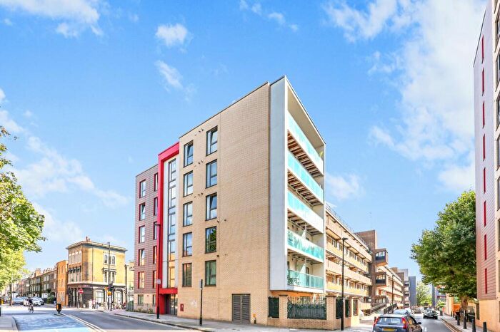 2 Bedroom Apartment To Rent In Cable Street, E1