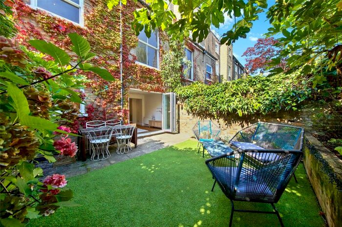 2 Bedroom Flat To Rent In Aldridge Road Villas, London, W11