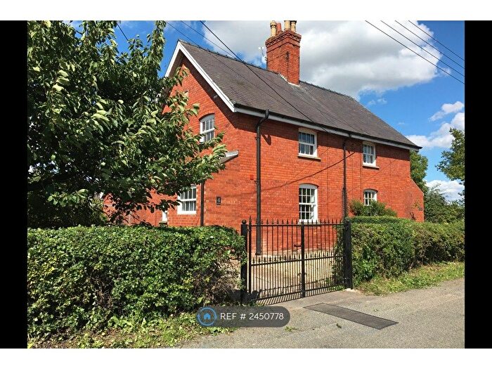 3 Bedroom Semi-Detached House To Rent In Park Lane, Lincoln, LN4
