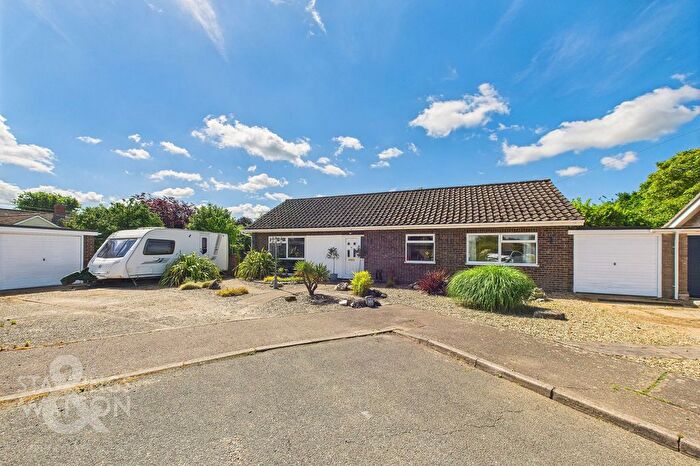 3 Bedroom Detached Bungalow For Sale In Sheval Close, Aslacton, Norwich, NR15