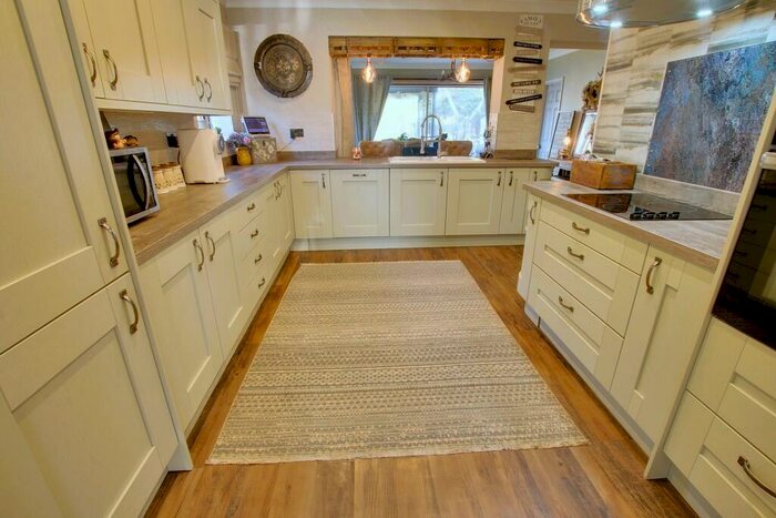 4 Bedroom Detached Bungalow For Sale In Knights End Road, March, PE15