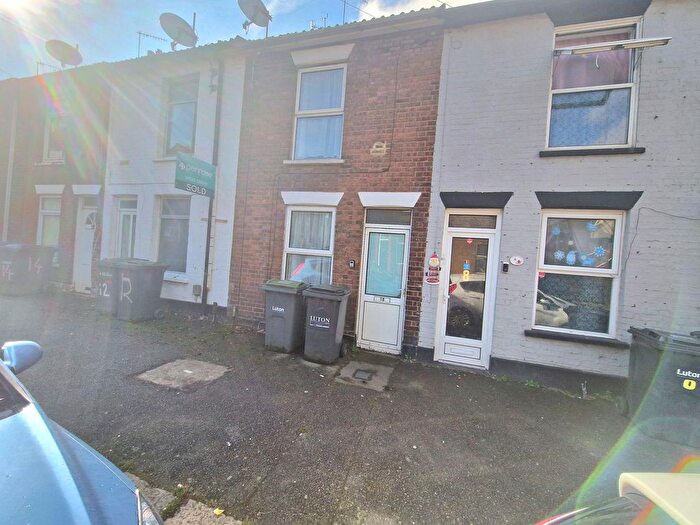 2 Bedroom Property To Rent In Hartley Road, Luton, LU2