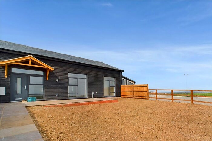 3 Bedroom Bungalow To Rent In Pittdene Farm, Rogues Lane, Elsworth, Camb, CB23